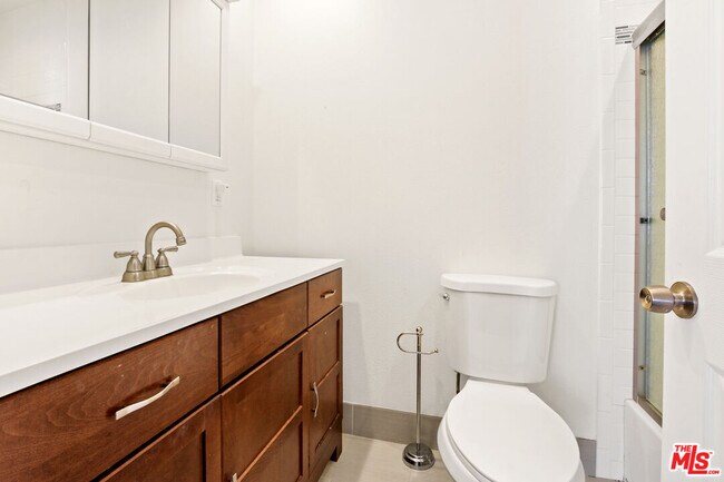 Foto del edificio - 1335 S Roxbury Dr