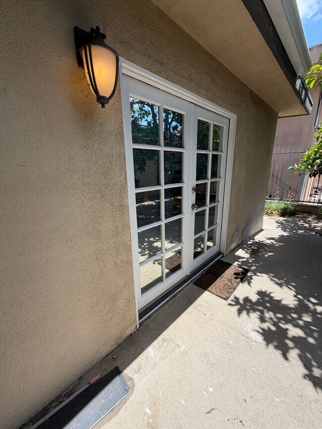 Building Photo - 824 Glenway Dr