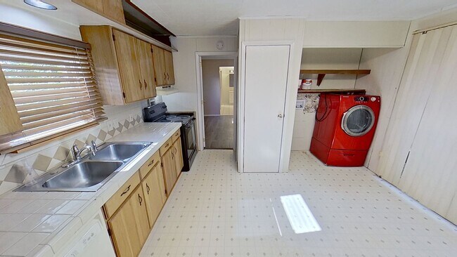 Building Photo - Mobile Home in a Quiet Rural Setting