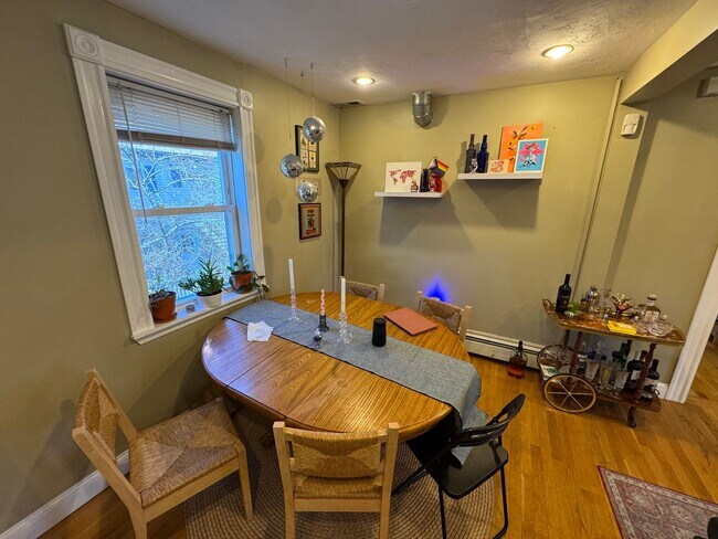 Building Photo - 735 Somerville Ave