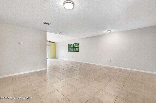 Foto del edificio - 1600 Woodland Dr