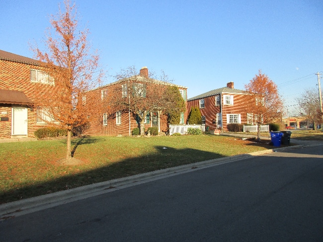 Building Photo - 1862 Kentwell Rd