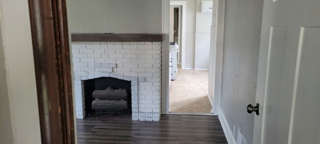 Building Photo - 3828 Torrance Dr