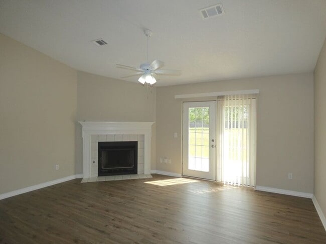 Building Photo - 5087 Cassia Dr