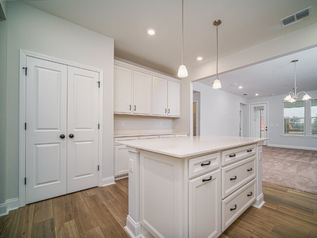 Building Photo - "Charming 2-Bedroom Retreat with 2 Full Baths in Belmont's Serene Setting – 1223 Sq Ft of Comfort...