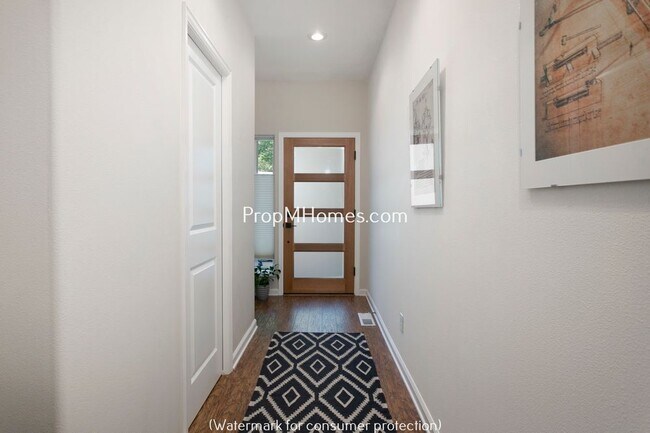Foto del edificio - 5962 NE 42nd Ave