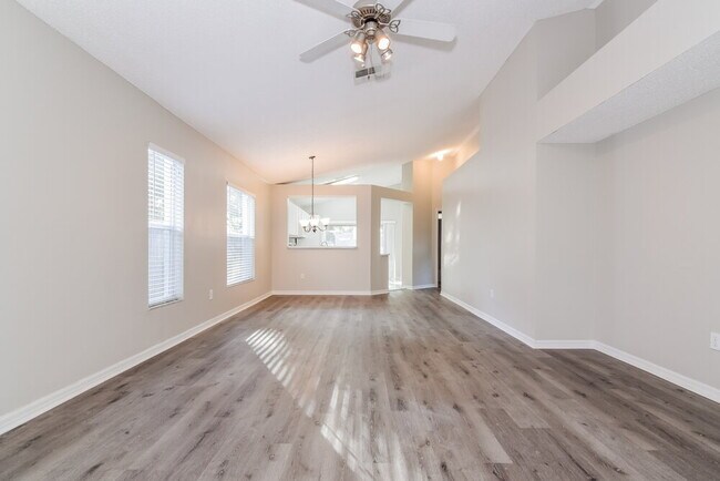 Foto del edificio - 1422 Dew Bloom Rd