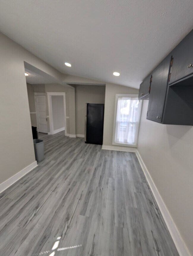 Foto del edificio - 10415-10415 Bernard Ave