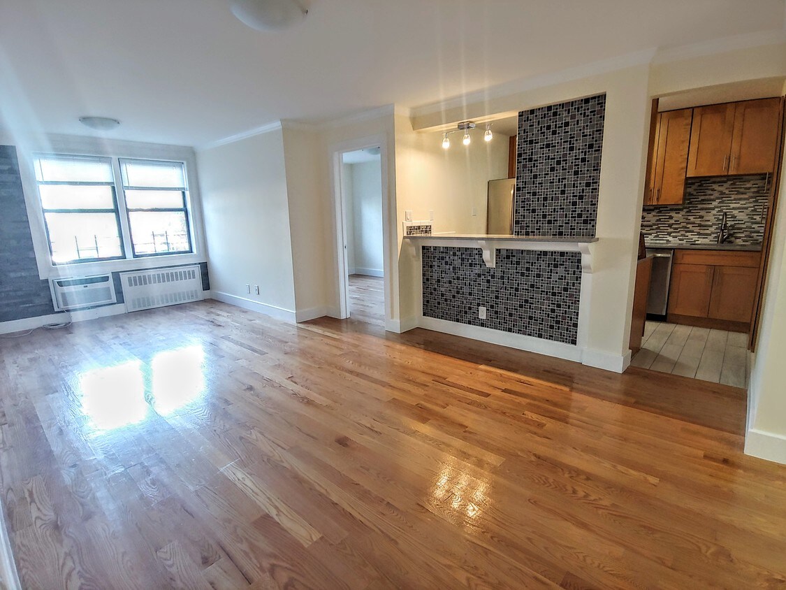 Primary Photo - 3225 Johnson Ave
