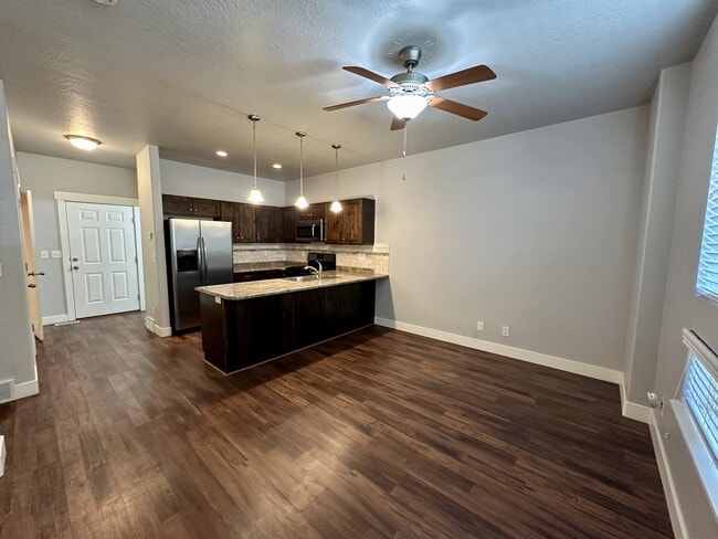 Photo - 7942 5090 W House