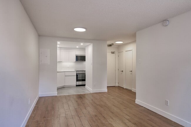 Building Photo - 2285 Rue St Mathieu