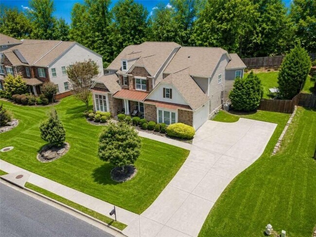 Building Photo - 2236 Caledonia Dr SE