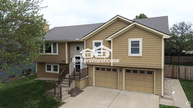 Building Photo - 1606 W Pelham Path