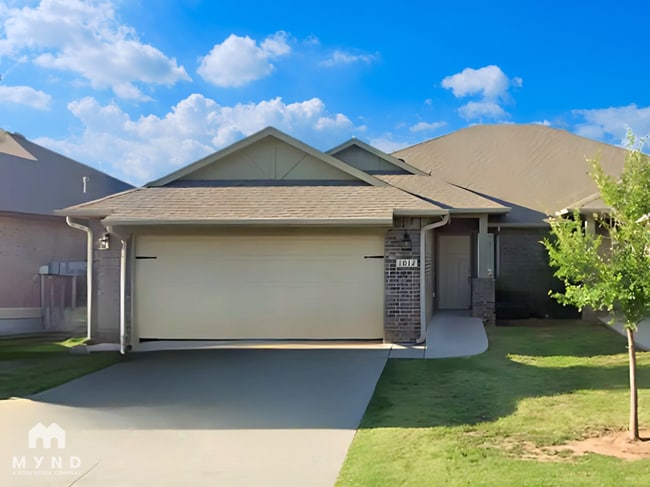 Building Photo - 1012 Merlin Dr