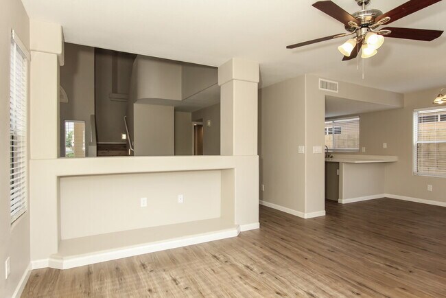 Building Photo - 1249 E Angela Dr