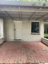 Building Photo - 2012 Bachman St