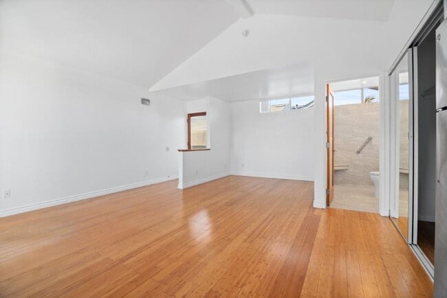 Interior Photo - 125 Hillcrest Drive