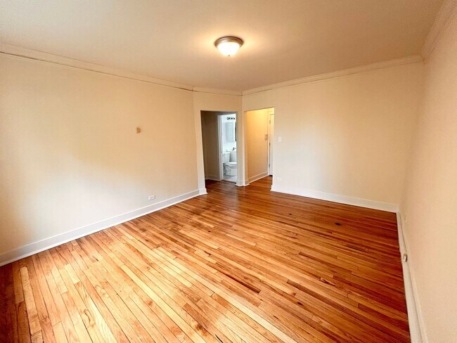 Foto del edificio - 2330 N Spaulding Ave