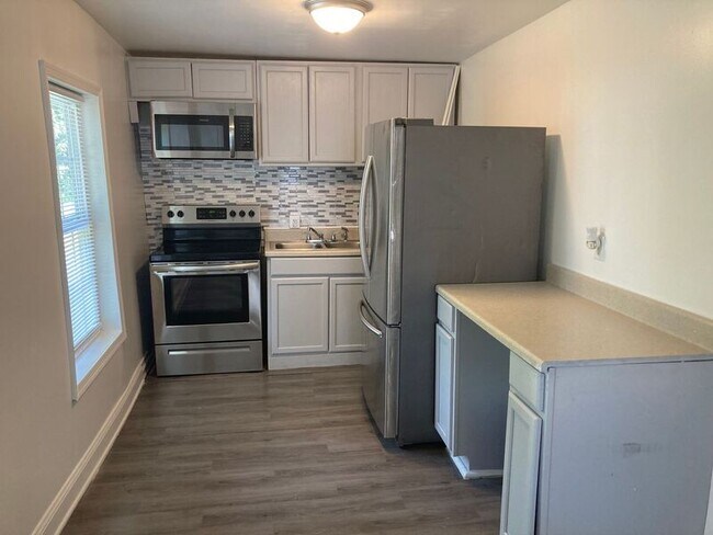 Foto del edificio - 2209 Royall Ave