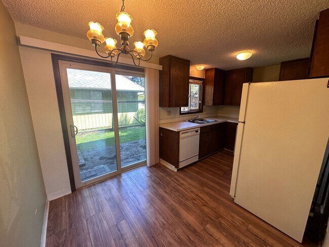 Foto del edificio - 2 Bedroom 1 Bath Townhouse