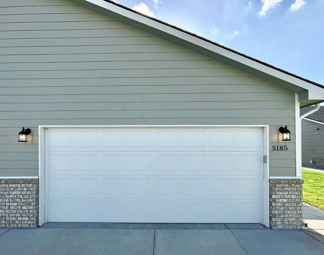 Foto principal - 5185 N Cypress St