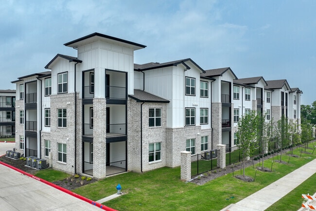 Building Photo - Ascend at McKinney North