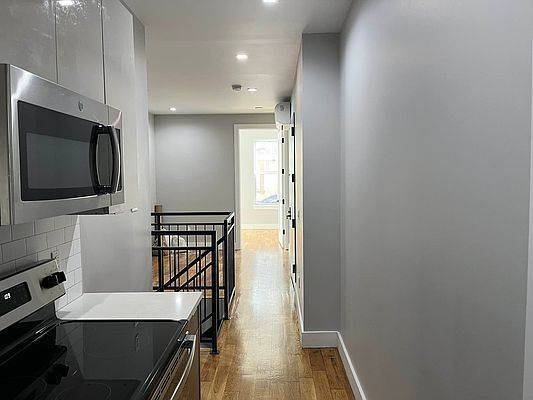 Foto del edificio - 59-25 71st Ave