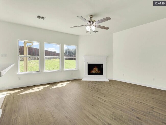 Foto del edificio - 10421 Trevino Ln