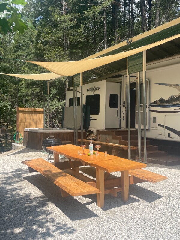 Foto del edificio - 14997 Scotts Flat Pines Rd