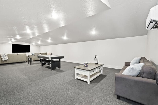 Building Photo - 303 CM Rdg Ln