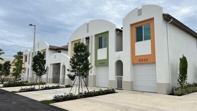 Building Photo - 6270 SW 47th Ct