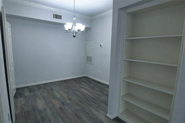 Foto del edificio - 2255 Braeswood Park Dr