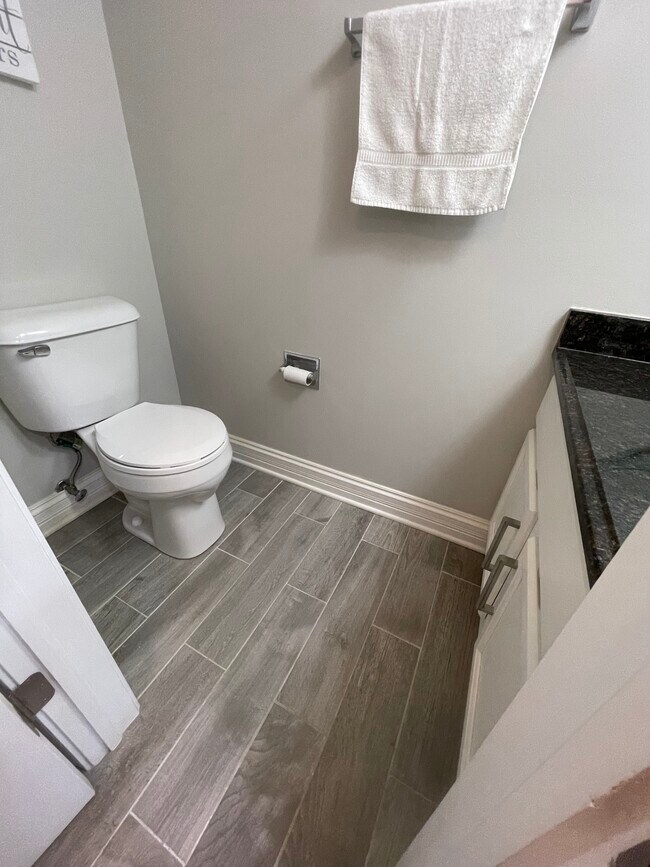 Foto del edificio - 1629 Fairfax Ln