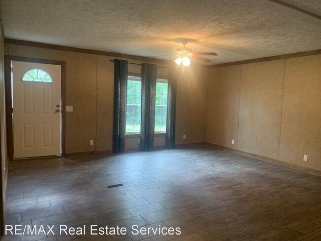 Building Photo - 3 br, 2 bath House - 4057 North Market