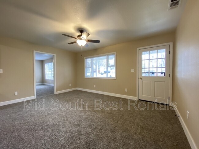 Building Photo - 1004 Floyd Ave