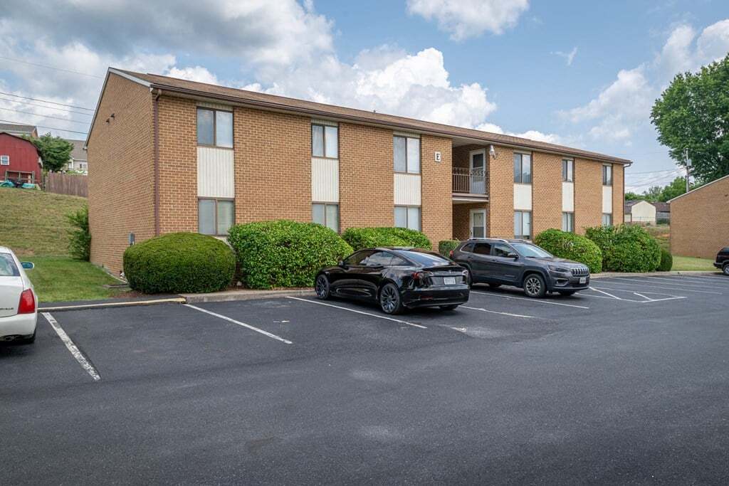 Primary Photo - Wakefield Apartments