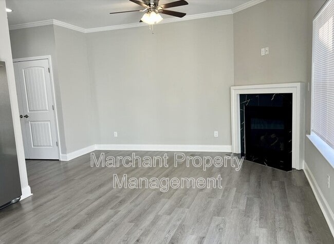 Building Photo - 148 N Church St