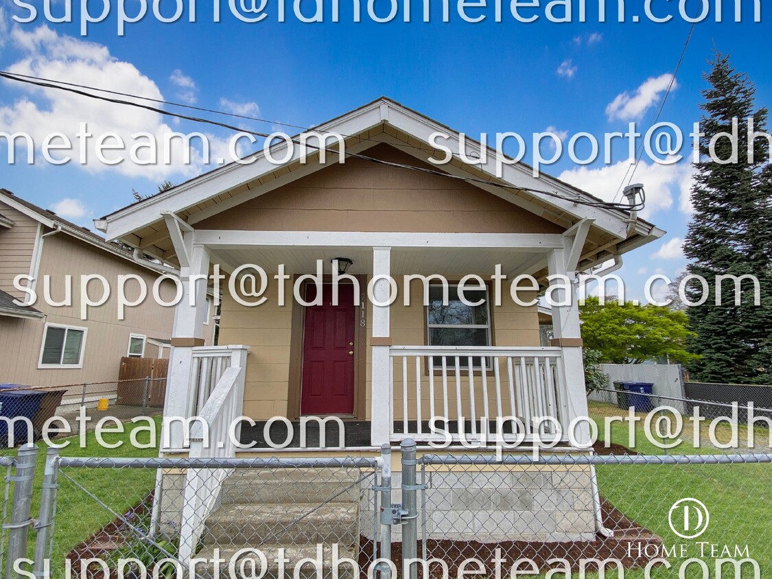 Primary Photo - Charming 2-Bedroom Home in Tacoma with Spa...
