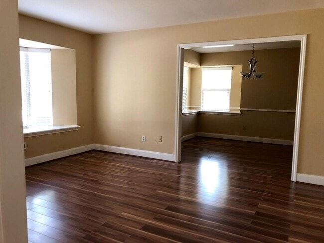 Building Photo - 2914 Shadowdale Dr