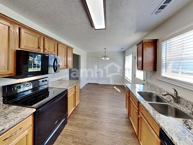 Foto del edificio - 515 Stetson Ct