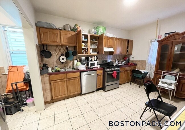 Building Photo - 22 Humphreys St