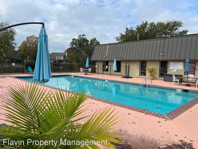 Building Photo - 2 br, 2.5 bath House - 10280 W. Winston Av...