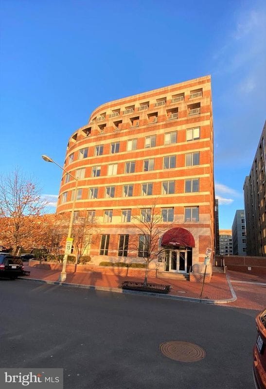 Primary Photo - 1275 25th St NW