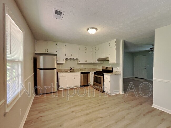 Building Photo - 25 Hidden Pines Dr