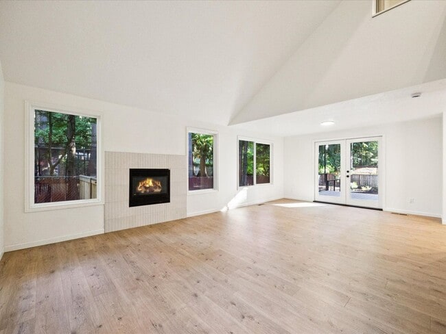 Building Photo - Lake Oswego Home for Lease – Fully Remodeled