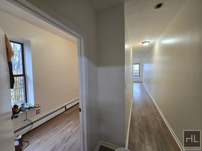 Building Photo - 557 KOSCIUSZKO STREET