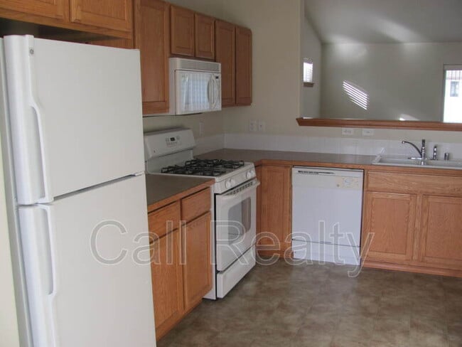 Building Photo - 1706 W Tieton Ave