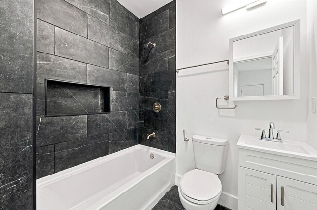 Building Photo - 2BR/3BA Home | North Philly