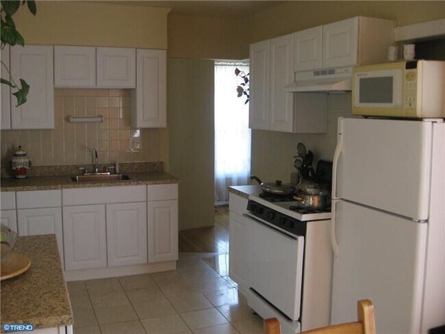 Building Photo - 732 Cherry Tree Ln