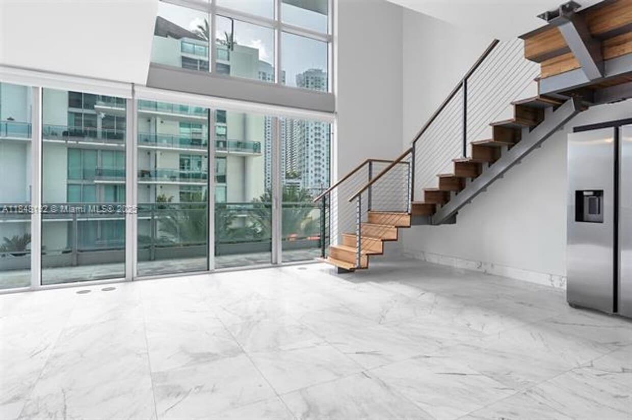 Photo - 90 SW 3rd St  TH 506 MIAMI, FL 33130